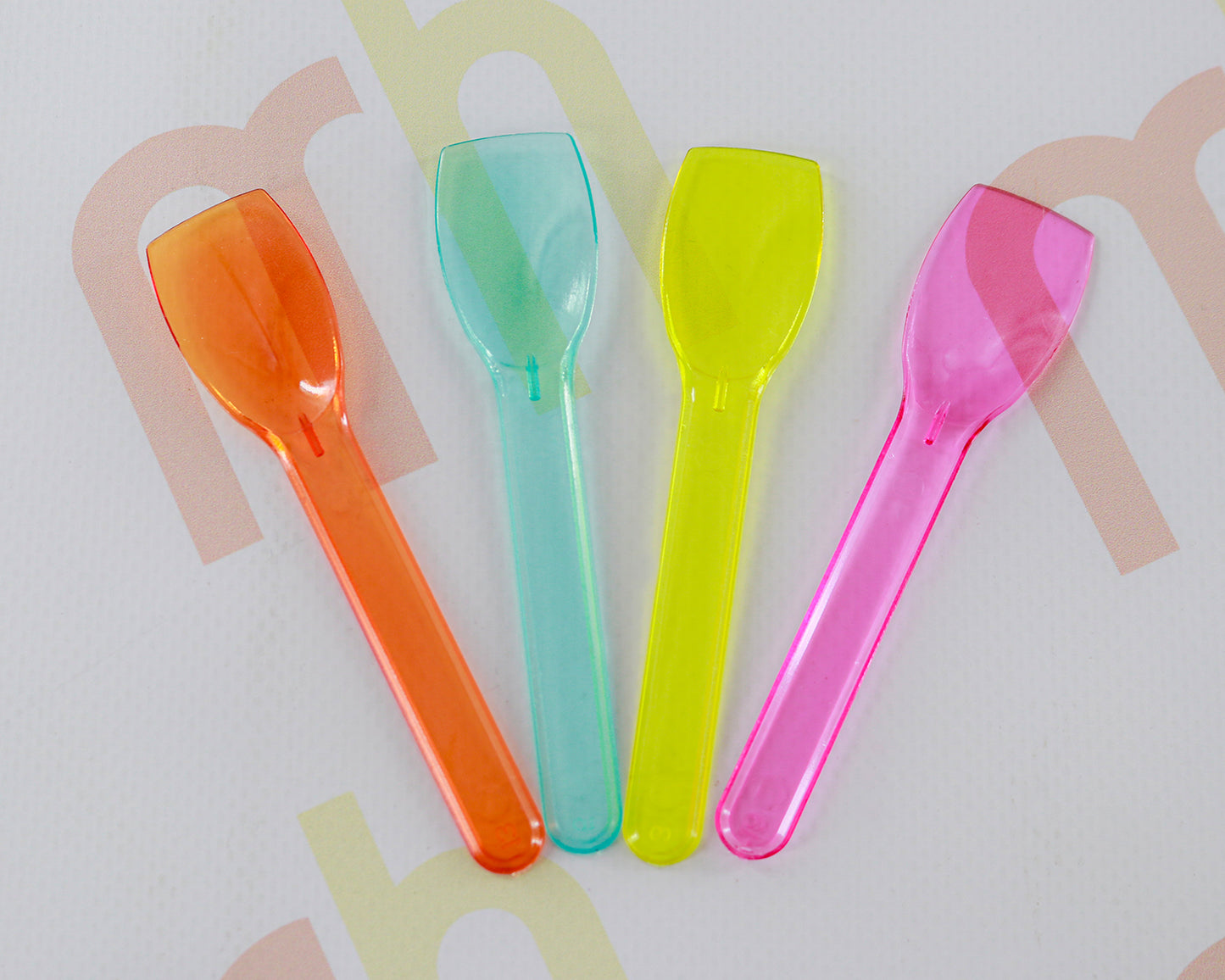 Műanyag, színes fagyis kanál