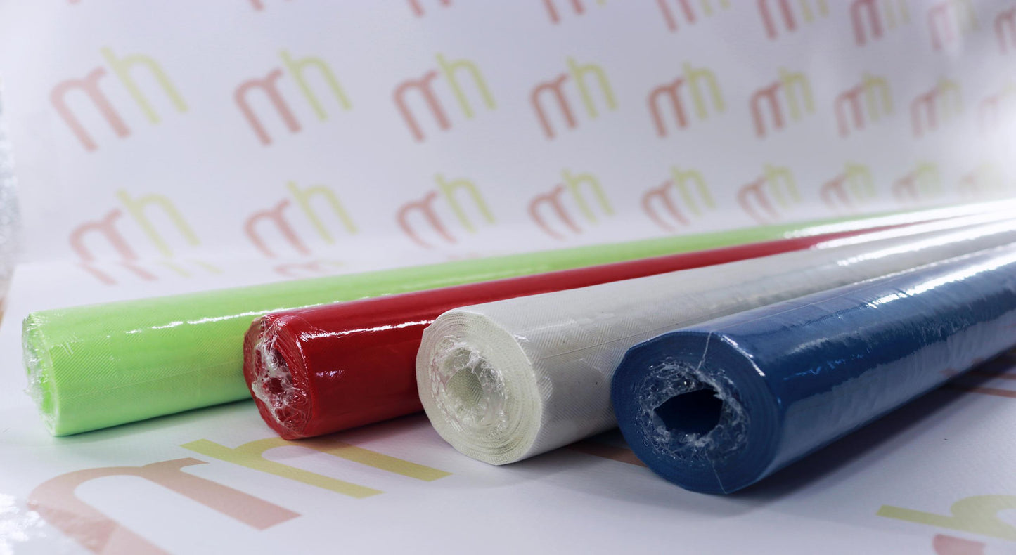 Fehér papír asztalterítő